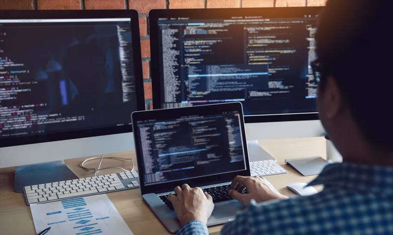 数据科学选型:R与Python如何赋能南充网站建设?